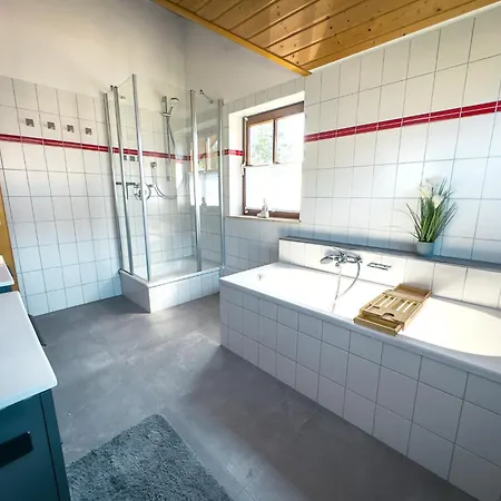 Moderne Luxus-oase In Mit Garten, 2 Balkone, Naehe Bodensee & Rheinfall