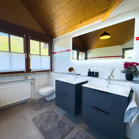 Moderne Luxus-oase In Mit Garten, 2 Balkone, Naehe Bodensee & Rheinfall Appartement Gailingen am Hochrhein